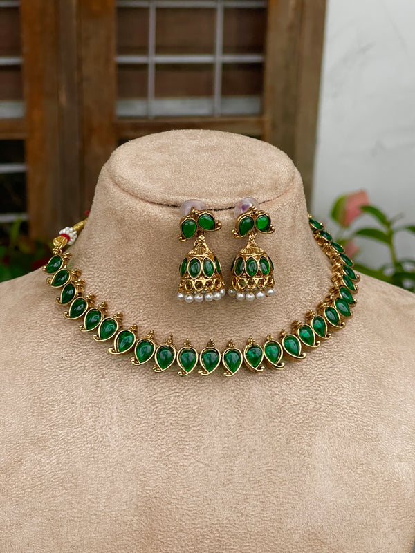 Emerald Maanga Necklace