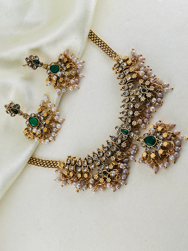 Emerald Guttupaslu necklace