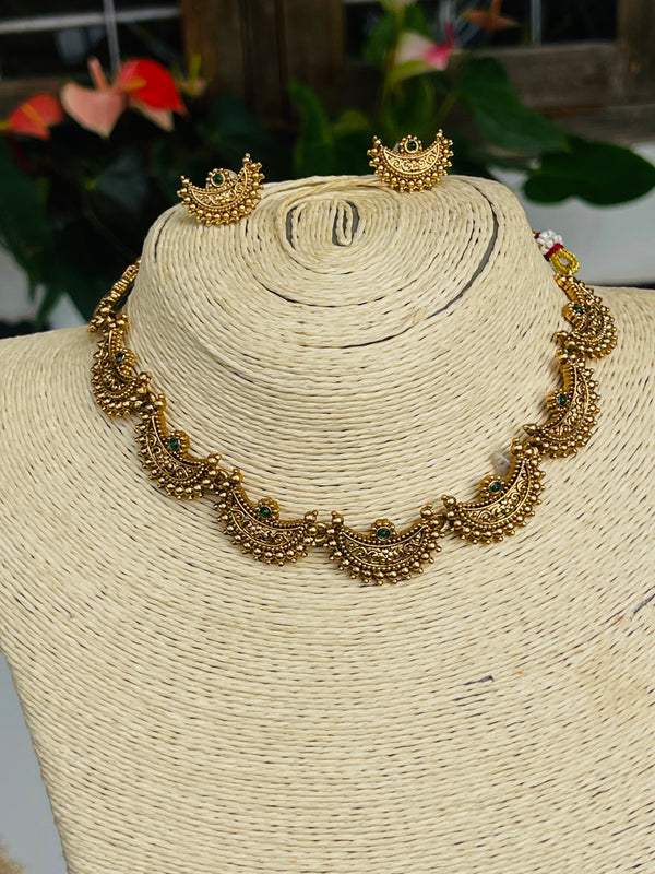Emerald Deepam Necklace
