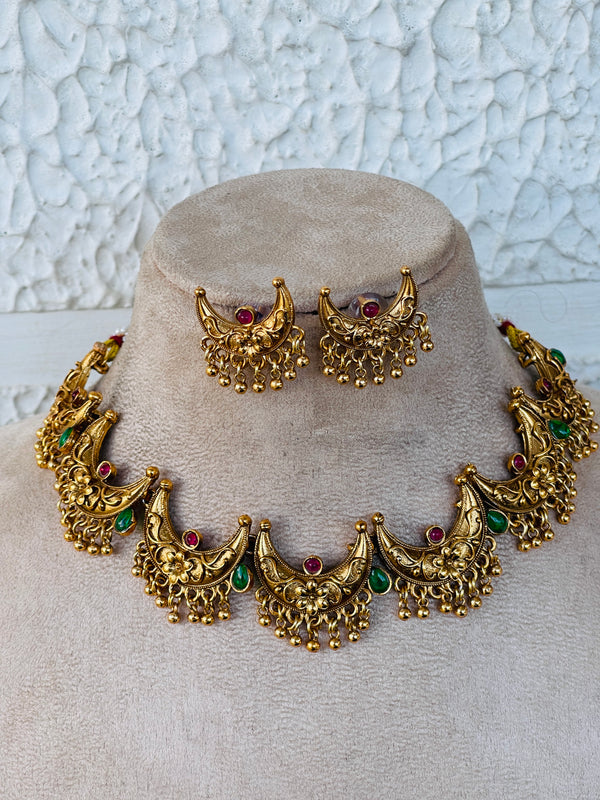 Deepam and Gold beads necklace
