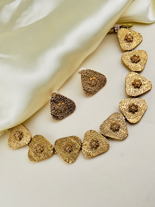 Triangle Flower Necklace