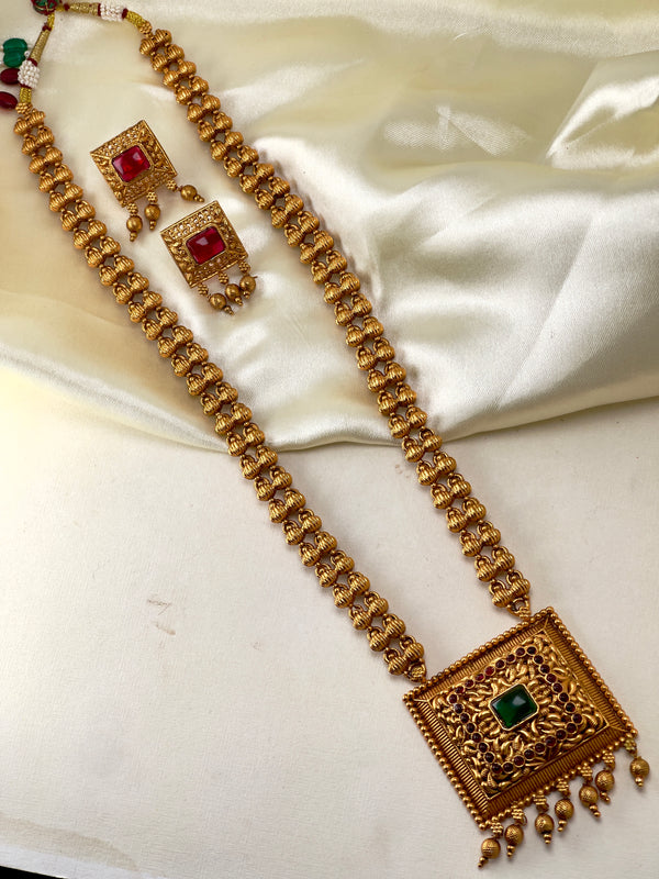 Long Gold Square Pendant Haram