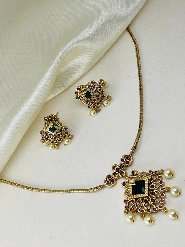 Premium Pendant Palakka Chocker