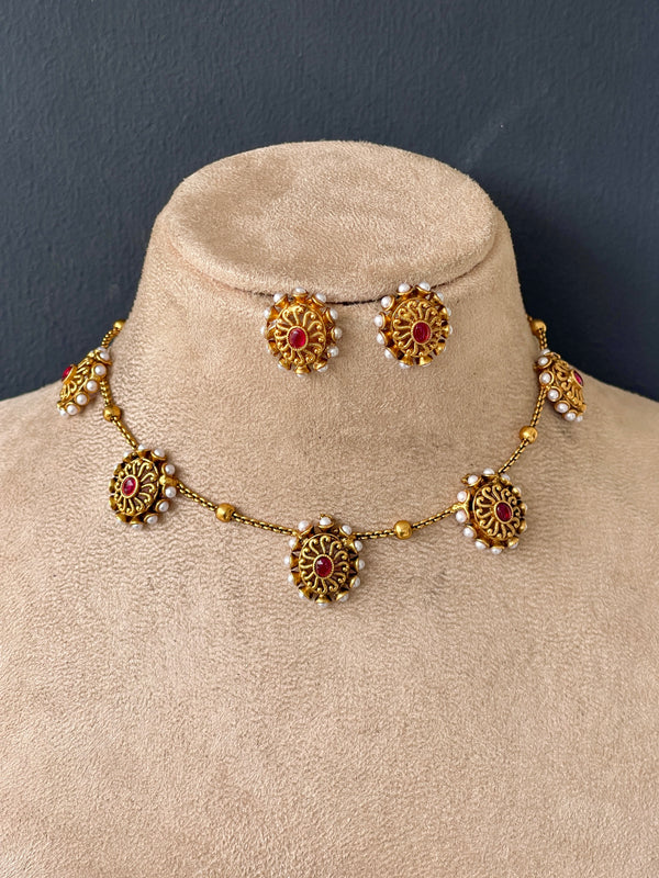 Ruby Oval Flower chocker