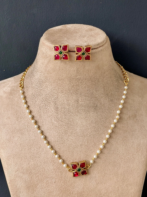 Flower Pearl Necklace