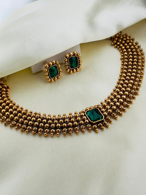 Antique Emerald Stone Choker