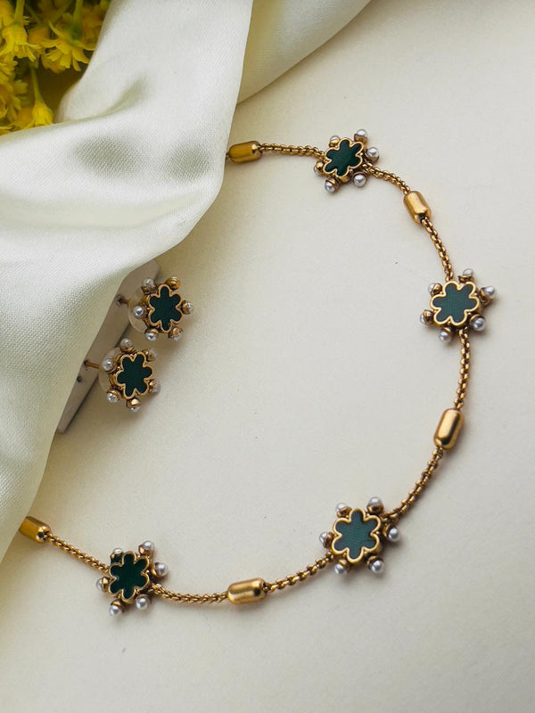 Anitique Gold Emerald Flower Necklace