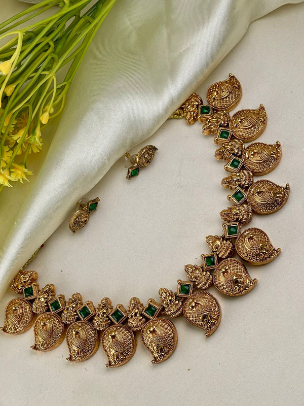 Antique  Emerald  Manngo Necklace
