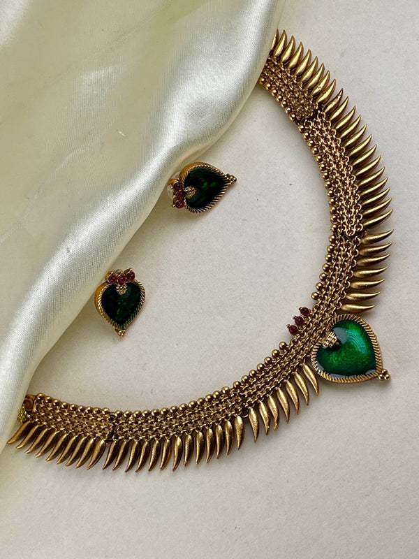 Emerald Aaalila Needle Necklace