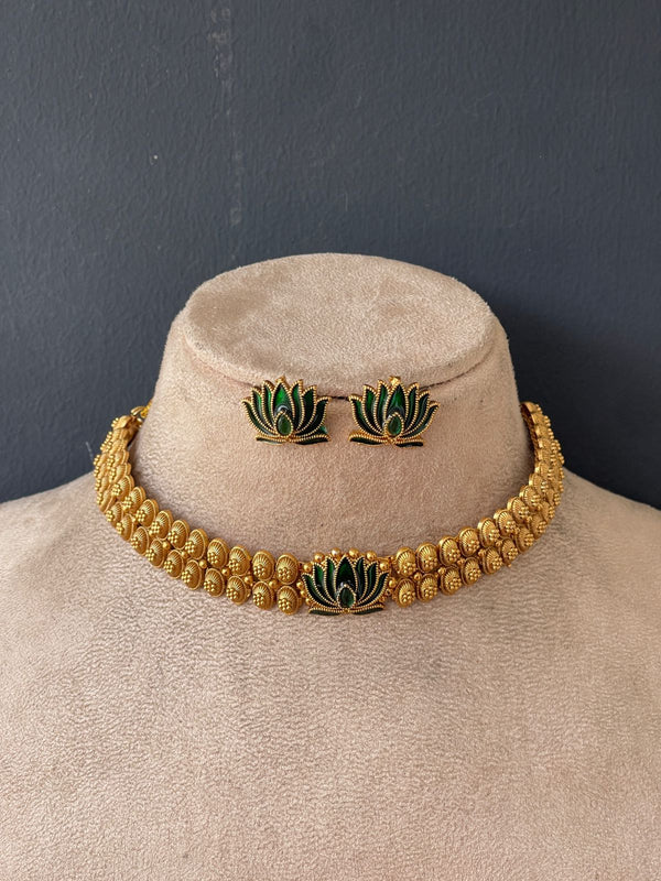 Green Lotus Gold Chocker