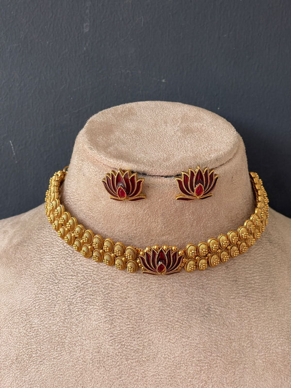 Red Lotus Gold Chocker