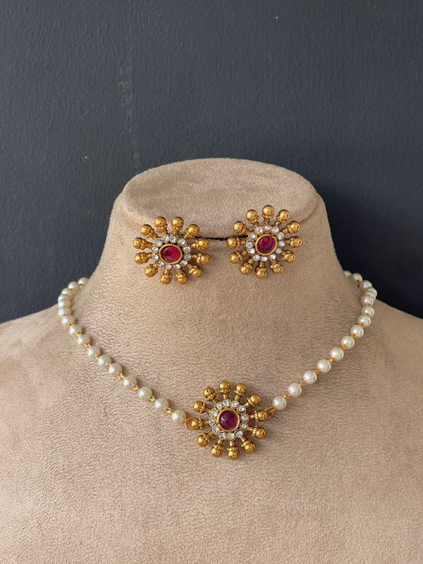 Round Ruby Pearl Single Layer Chocker