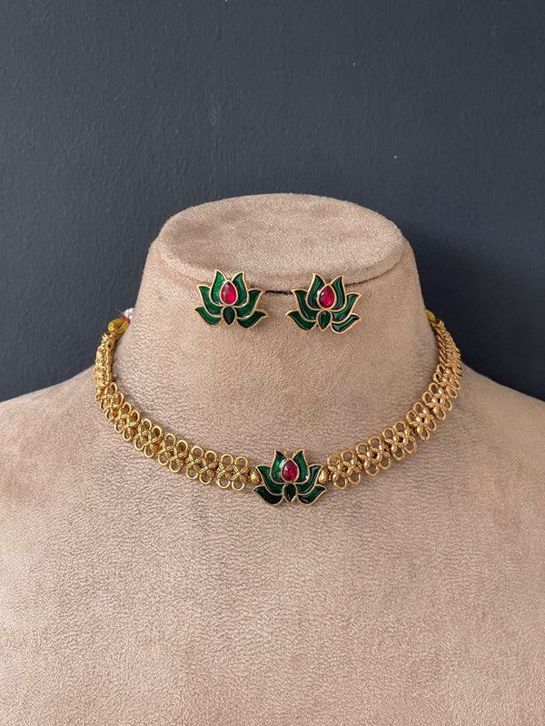Emerald  Lotus Gold Chocker