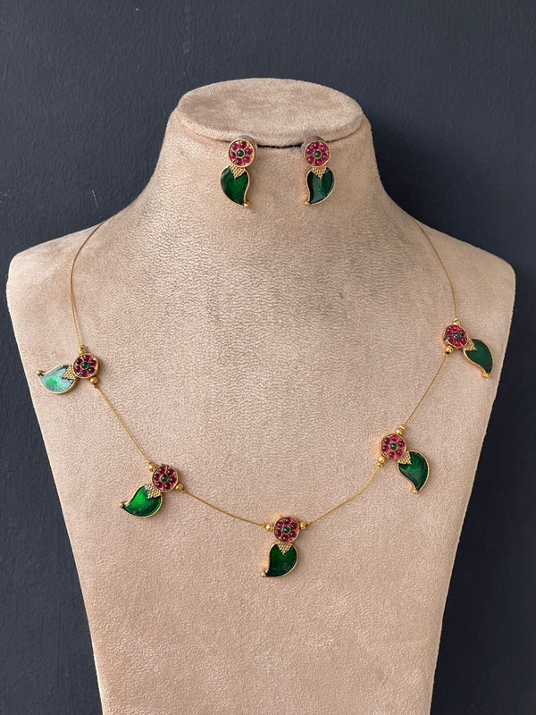 Emerald Manga Invisible Chain