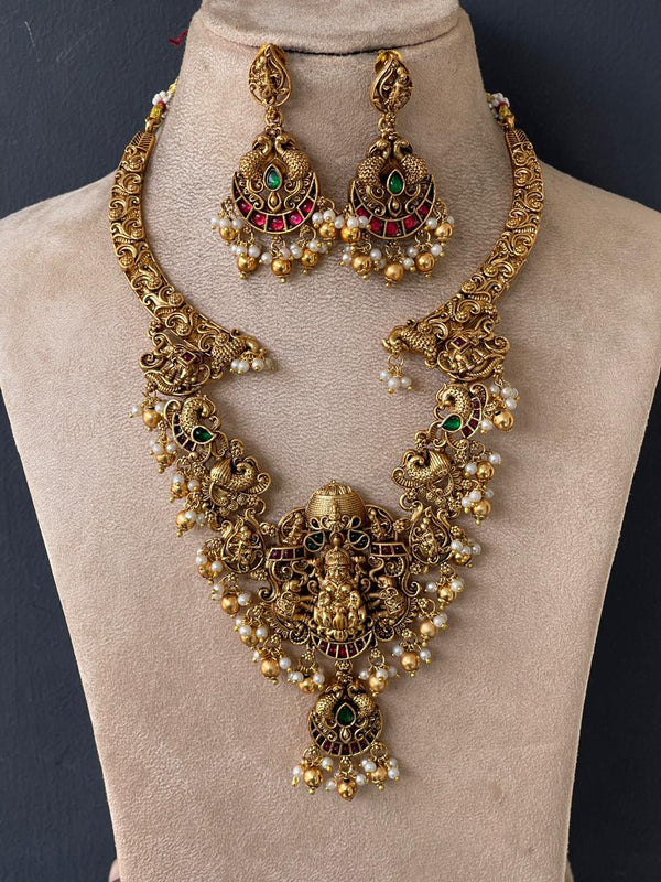Hasli Bridal  Necklace With Gold Beads