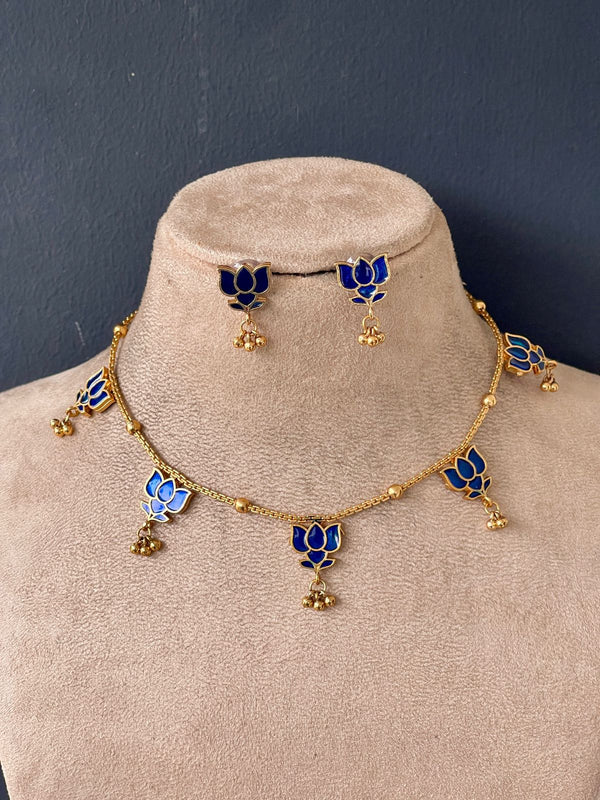 Blue Lotus Gold  Chocker