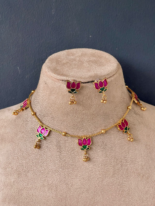 Violet And Emerald Lotus Gold  Chocker